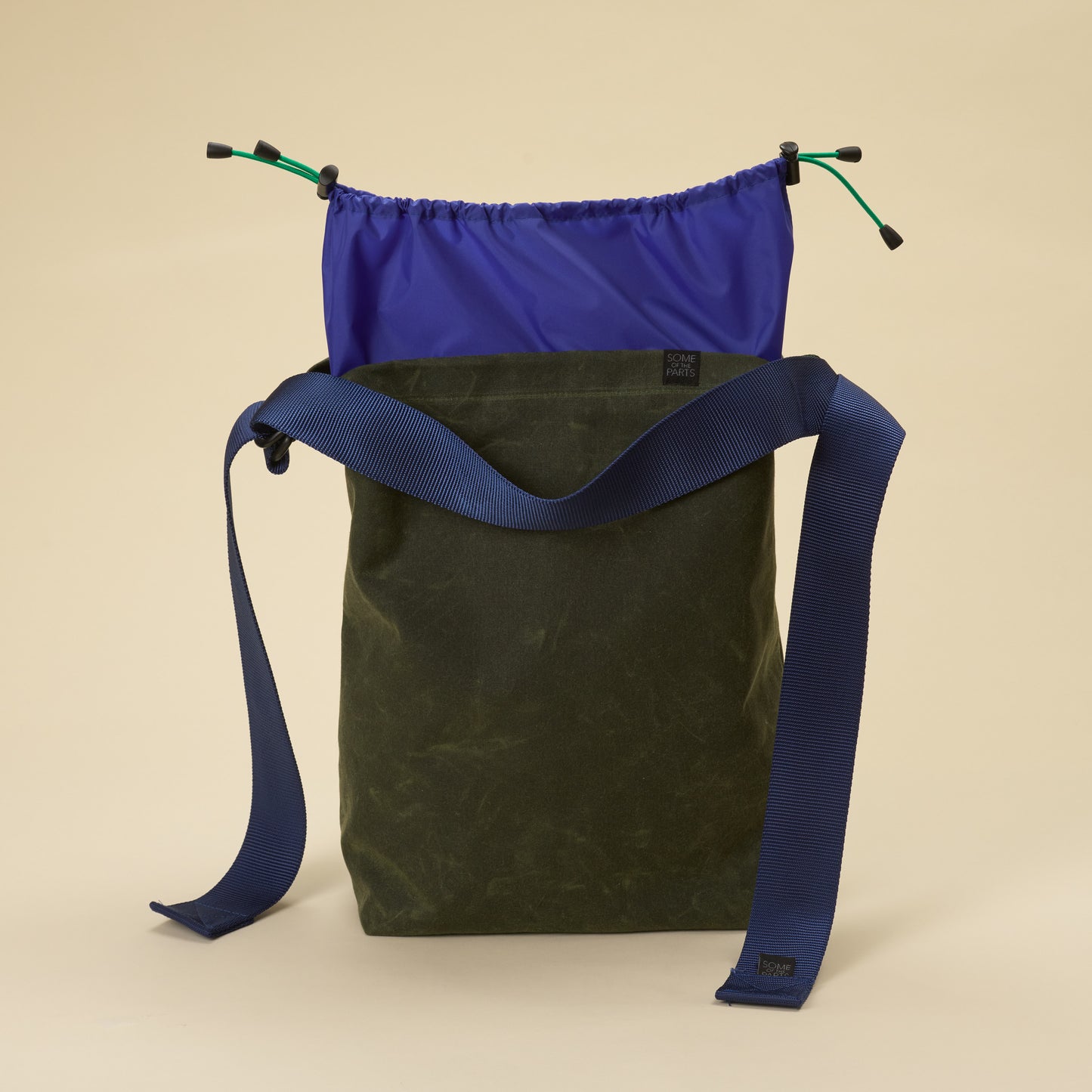 BUCKET GREEN/ ROYAL LINING/ GREENS
