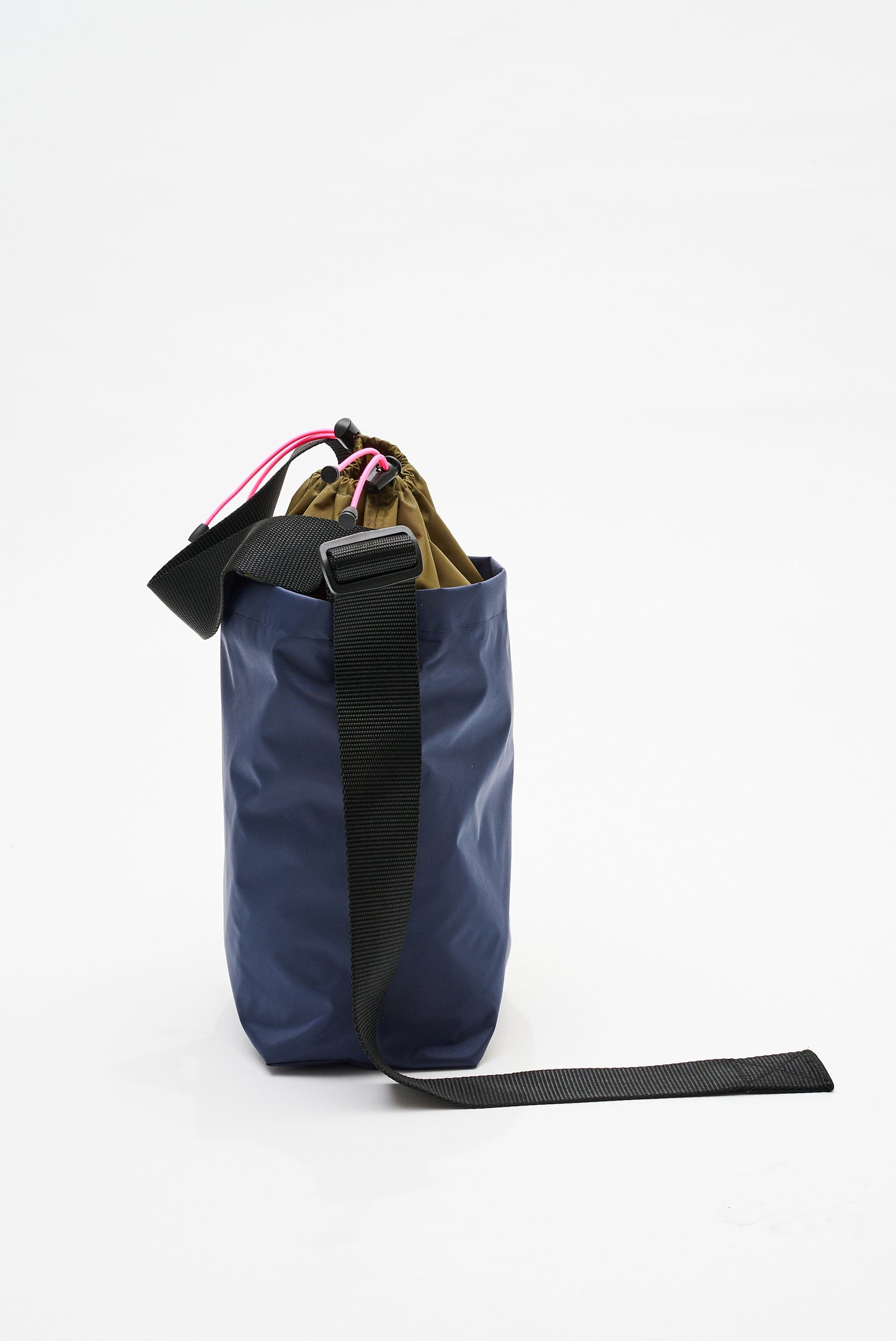 NYLON EDIT - RIBBON BUCKET